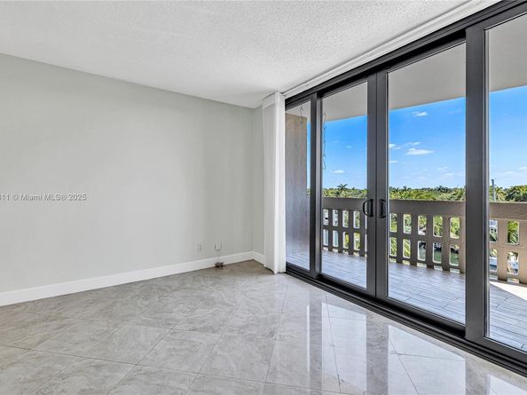 90 Edgewater Dr 624, Coral Gables FL 33133