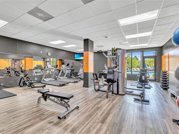 90 Edgewater Dr 624, Coral Gables FL 33133