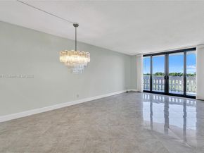 90 Edgewater Dr 624, Coral Gables FL 33133