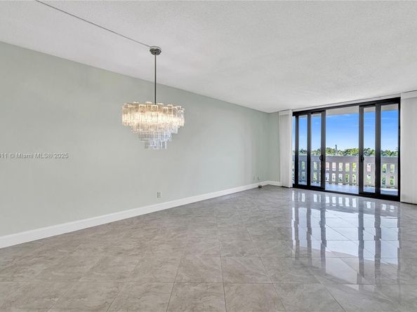 90 Edgewater Dr 624, Coral Gables FL 33133