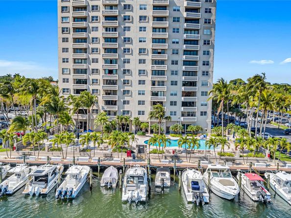 90 Edgewater Dr 624, Coral Gables FL 33133