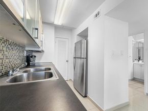 100 Lincoln Rd 417, Miami Beach FL 33139