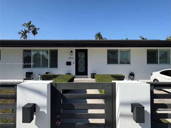 8841 SW 54th St, Miami FL 33165