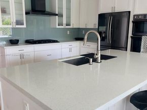 8841 SW 54th St, Miami FL 33165