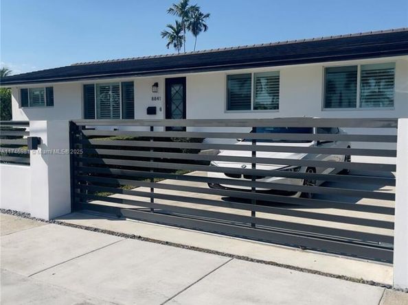 8841 SW 54th St, Miami FL 33165