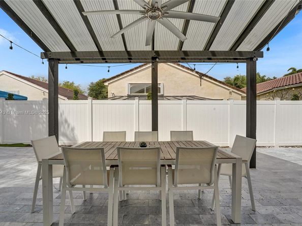 4955 SW 33rd Ave, Hollywood FL 33312