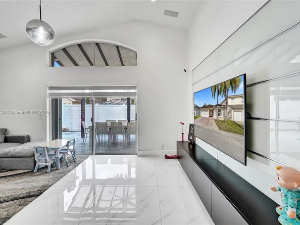 4955 SW 33rd Ave, Hollywood FL 33312