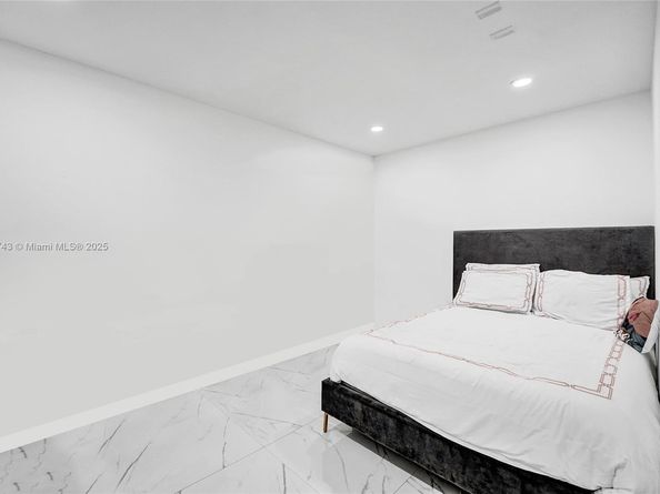 4955 SW 33rd Ave, Hollywood FL 33312