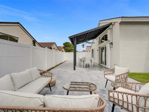 4955 SW 33rd Ave, Hollywood FL 33312