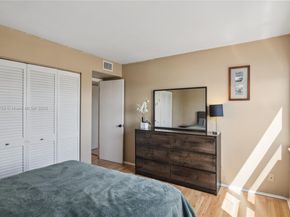 401 Golden Isles Dr 1012, Hallandale Beach FL 33009