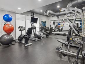 401 Golden Isles Dr 1012, Hallandale Beach FL 33009