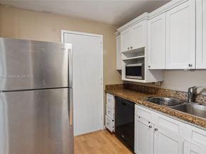 401 Golden Isles Dr 1012, Hallandale Beach FL 33009