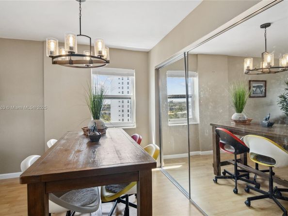 401 Golden Isles Dr 1012, Hallandale Beach FL 33009