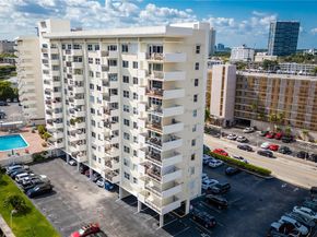 401 Golden Isles Dr 1012, Hallandale Beach FL 33009