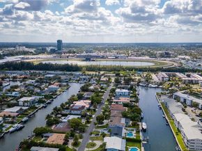 401 Golden Isles Dr 1012, Hallandale Beach FL 33009