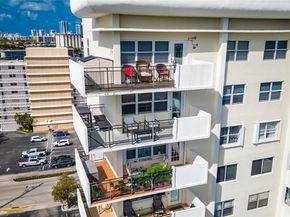 401 Golden Isles Dr 1012, Hallandale Beach FL 33009