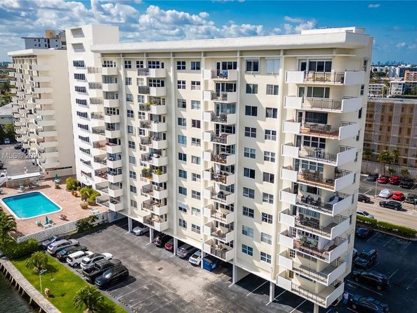 401 Golden Isles Dr 1012, Hallandale Beach FL 33009