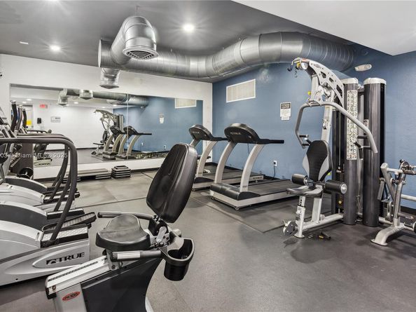 401 Golden Isles Dr 1012, Hallandale Beach FL 33009