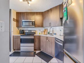 10026 Hammocks Blvd 2076, Miami FL 33196