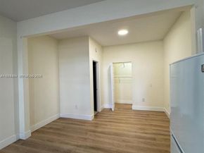 2000 Monroe St, Hollywood FL 33020