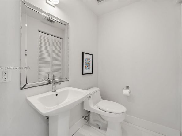 3470 E Coast Ave H1514, Miami FL 33137