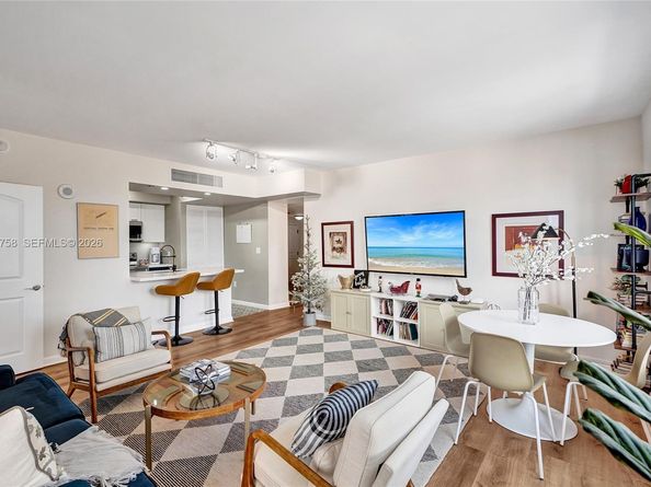 7350 SW 89th St 911S, Miami FL 33156