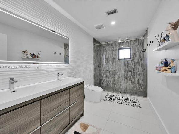 1117 Alberca St, Coral Gables FL 33134