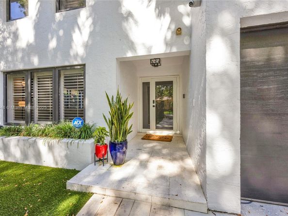 1117 Alberca St, Coral Gables FL 33134