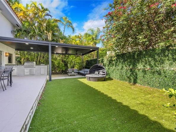 1117 Alberca St, Coral Gables FL 33134