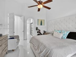 1221 NW 141st Ave, Pembroke Pines FL 33028