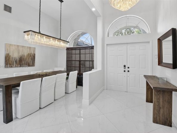 1221 NW 141st Ave, Pembroke Pines FL 33028