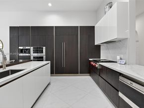 1221 NW 141st Ave, Pembroke Pines FL 33028