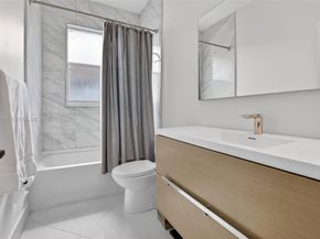 1221 NW 141st Ave, Pembroke Pines FL 33028