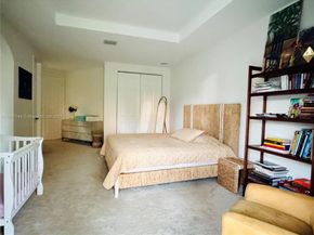 826 E Spinnaker Dr E, Hollywood FL 33019
