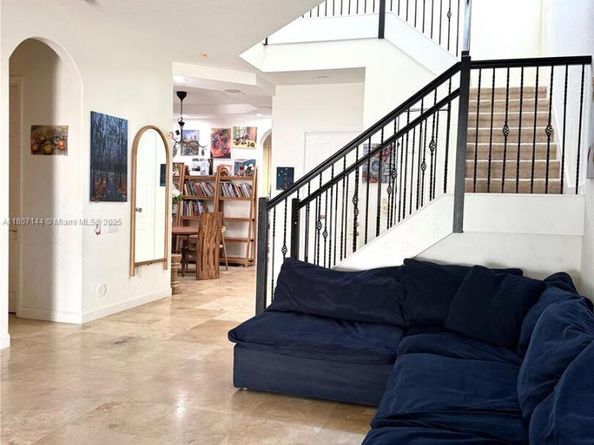 826 E Spinnaker Dr E, Hollywood FL 33019