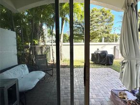 826 E Spinnaker Dr E, Hollywood FL 33019