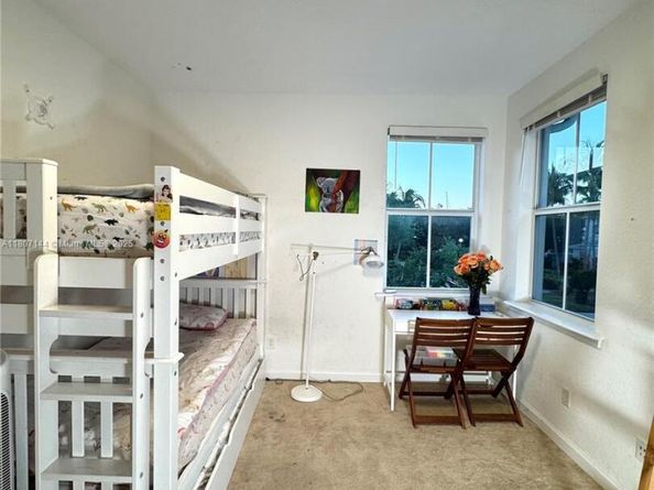 826 E Spinnaker Dr E, Hollywood FL 33019