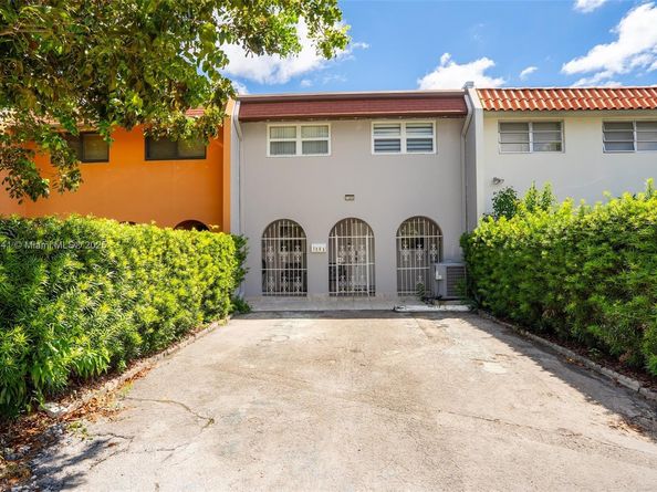 7305 W 2nd Ct, Hialeah FL 33014