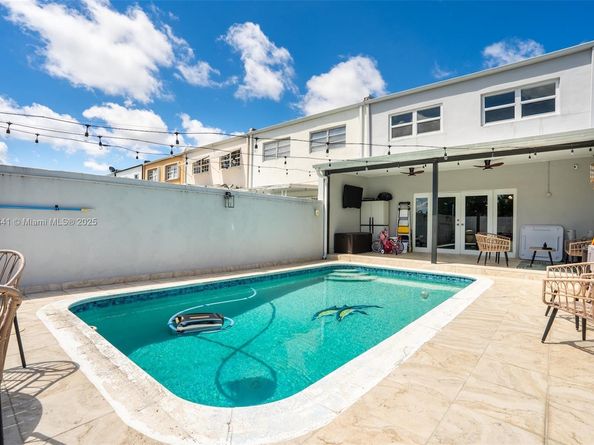 7305 W 2nd Ct, Hialeah FL 33014