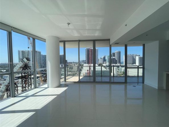 1100 Biscayne Blvd 1906, Miami FL 33132