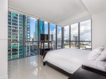 1100 Biscayne Blvd