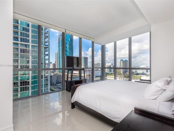 1100 Biscayne Blvd 1906, Miami FL 33132