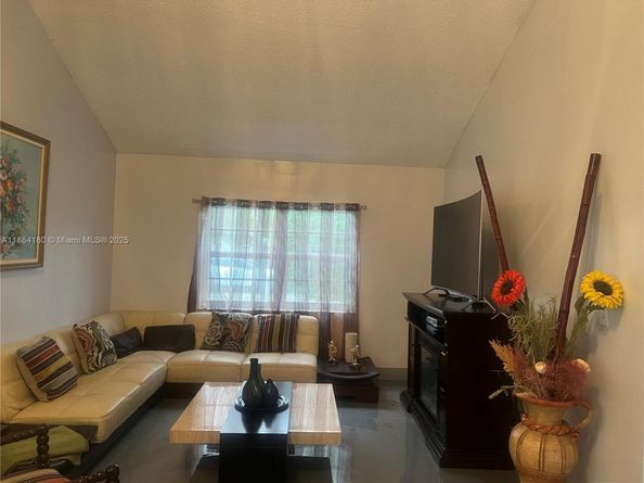 5320 NW 190th St, Miami Gardens FL 33055