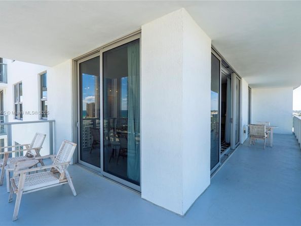 4010 S Ocean Dr R2301, Hollywood FL 33019