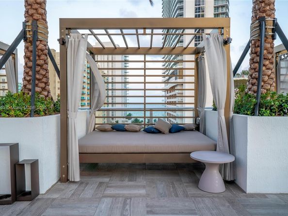 4010 S Ocean Dr R2301, Hollywood FL 33019