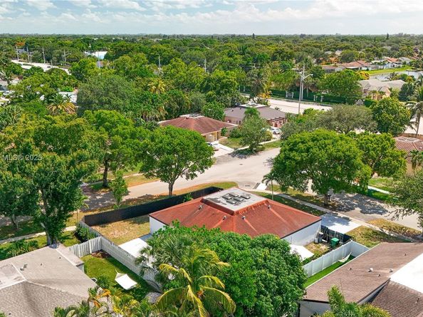 4996 SW 95th Ave, Cooper City FL 33328