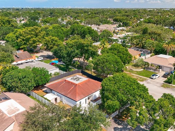 4996 SW 95th Ave, Cooper City FL 33328