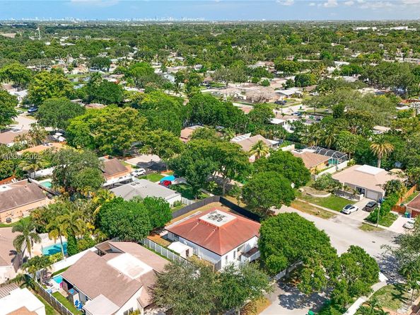 4996 SW 95th Ave, Cooper City FL 33328