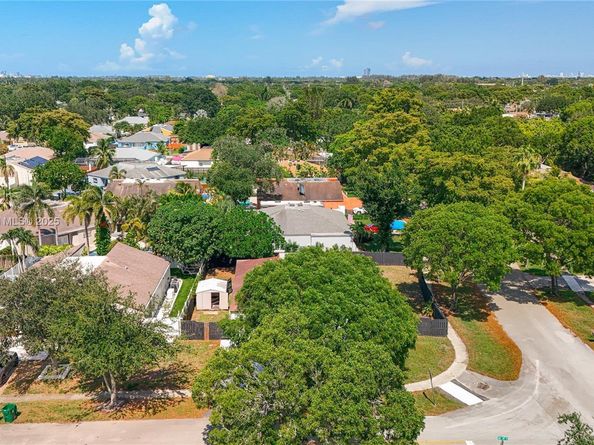 4996 SW 95th Ave, Cooper City FL 33328
