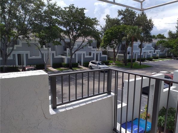 2326 SW 82nd Ter, North Lauderdale FL 33068